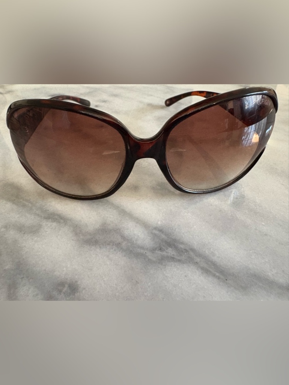 Tommy Hilfiger Tortoiseshell Oversized Sunglasses with Brown Gradient Lenses